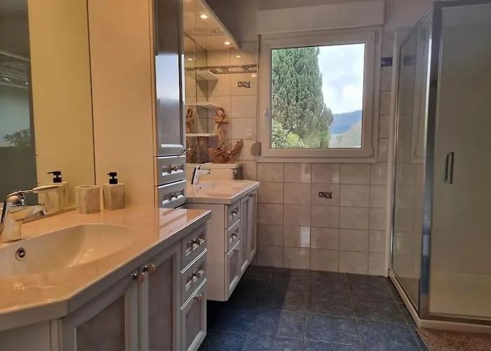 La Ribambelle - Terrain De Petanque Et Barbecue * Tendon